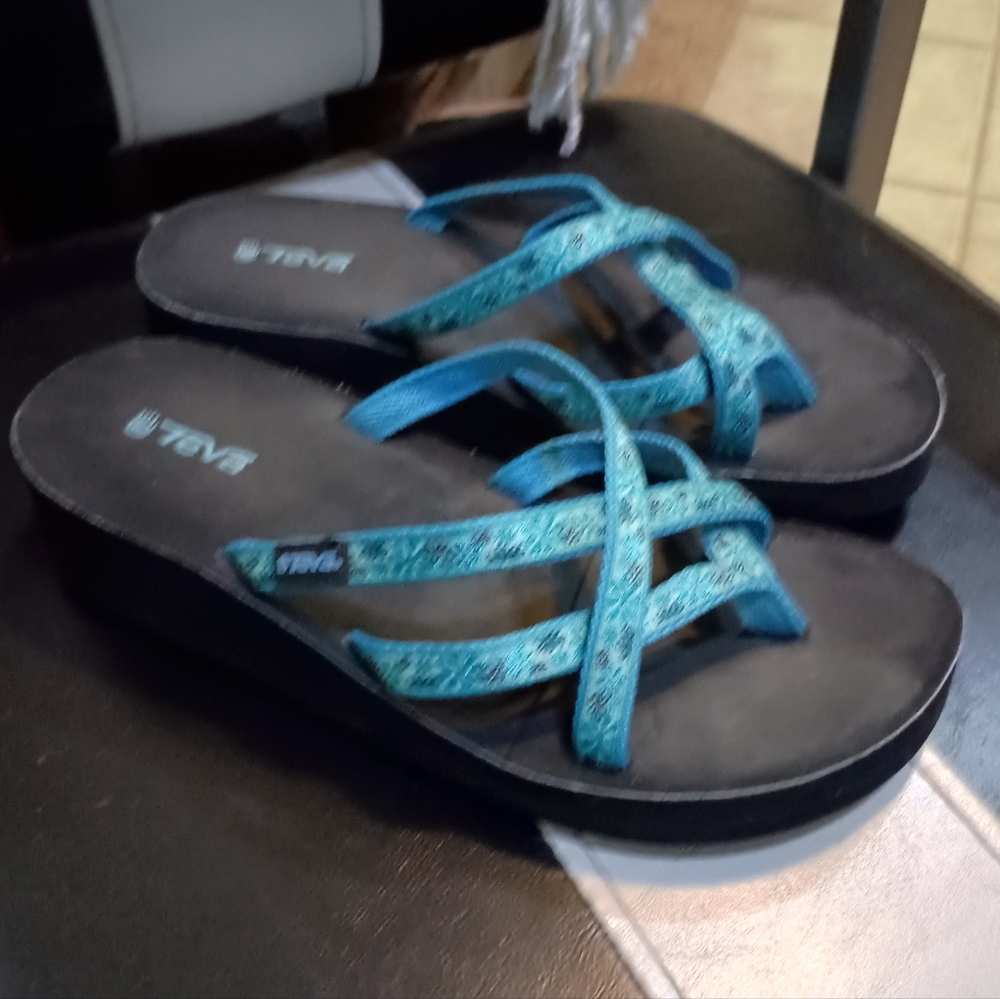 Teva Women's Strappy Turquoise Sandals Size 8